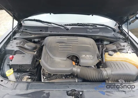 2018 Dodge Challenger Sxt z USA, uszkodzony, nr VIN 2C3CDZAG8JH297327